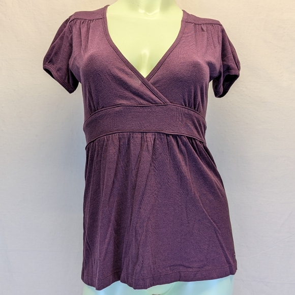 Tommy Hilfiger Flared Plum V-Neck Blouse Empire Tie-Back Waist Vintage TH Purple - Picture 1 of 12